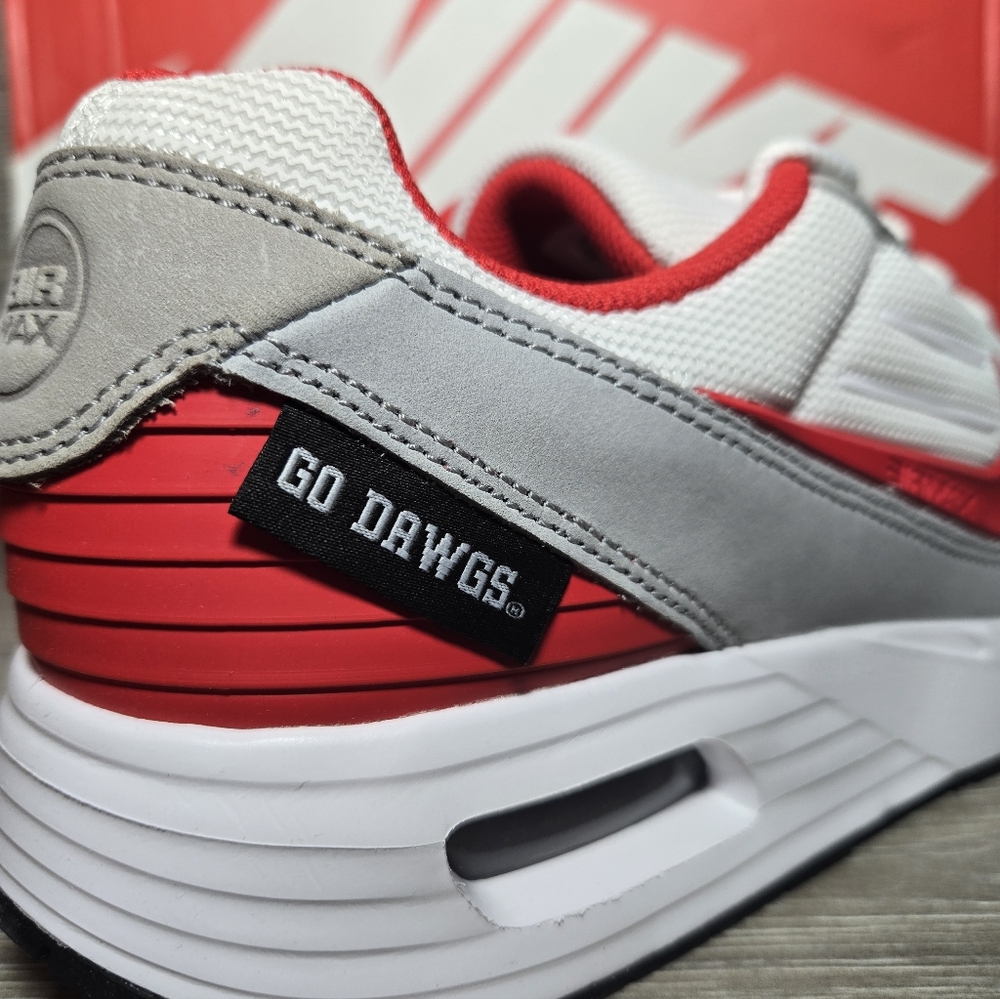 Nike Air Max Verse Georgia Bulldogs Shoes UGA Mens Size 9.5 New In Box Go Dawgs - Picture 2 of 7